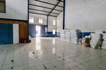 Gudang 2 Lantai, Lokasi Strategis Di Jalan Tole Iskandar