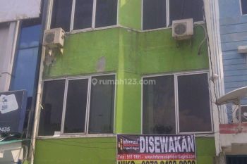 Ruko 3lt Green Garden tepi jalan raya ramai