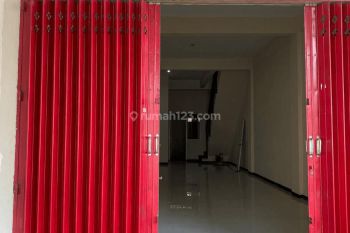 Strategis Ada Space Parkir Depan Ruko Raya Wiyung