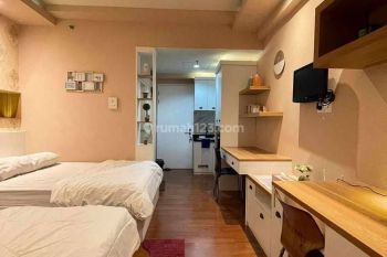 Mewah apartemen berkeley studio , baru renovasi Apartemen Bagus Furnished
