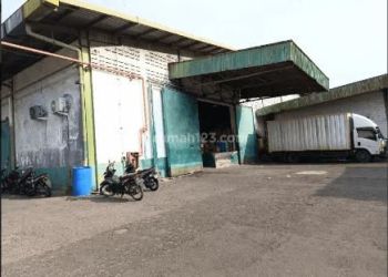 Gudang Pegangsaan Dua Kelapa Gading Luas 900 M2 Loading Dock