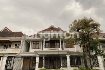 Rumah Luas 2 Lantai Jalan Boulevard Di Araya Malang