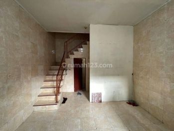 Chandra Rumah Sewa 2 Lantai Uk 4x7m Lokasi Jalan Mobil di Jelambar