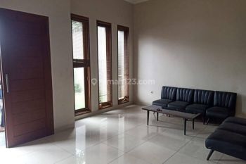 Rumah Siap Huni 2 Lantai Furnished Sayap Surya Sumantri
