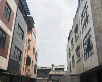 Ruko 4 Lantai Di Area Strategis Jakarta Pusat