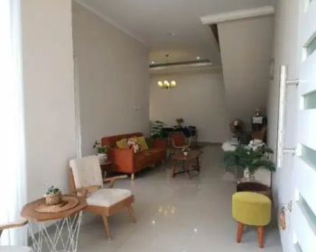 MINIMALIS FURNISH TERAWAT SEPERTI BARU RUNGKUT