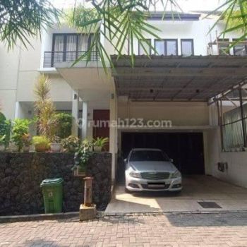 Rumah 2 Lantai Di Perumahan Teras Bintaro