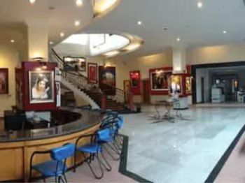 Gedung ambengan bagus mewah jantung kota surabaya