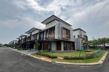 Rumah 2 Lantai View Danau Hoek Summarecon Bekasi Siap Huni