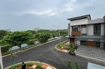 thumbnail-rumah-2-lantai-view-danau-hoek-summarecon-bekasi-siap-huni-12