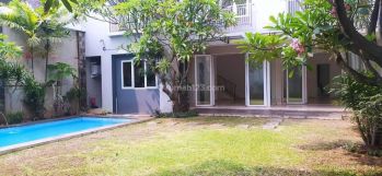 4 Bedroom Modern House In Kemang Compound