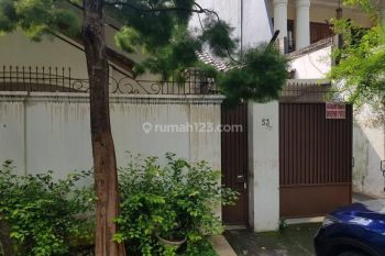 Rumah di Jalan Utama Pakubuwono VI