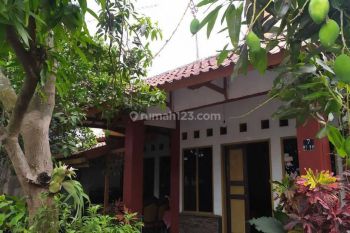 Dijual Rumah Hitung Tanah Strategis di Cisaranten Kulon