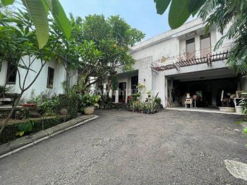 Rumah 2 Lantai Dengan Lingkungan Nyaman di Pejaten Barat