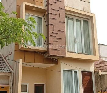 Rumah 3 Lantai Dekat Stasiun Cibinong di Grand Depok City