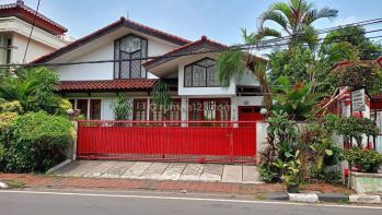 Rumah hoek di kemanggisan jakarta barat