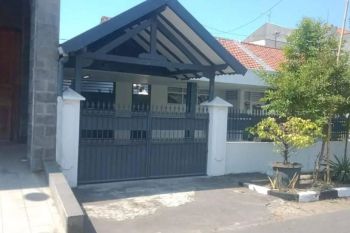 Disewakan Rumah SHM Siap Huni di Jemur Andayani Surabaya