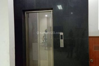 Ruko 2 gandeng 4 lantai (ada lift) strategis di Boulevard Kelapa Gading JakUt