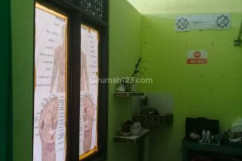 Dijual ruko gandeng dijalan utama Mahendra datta Denpasar Bali