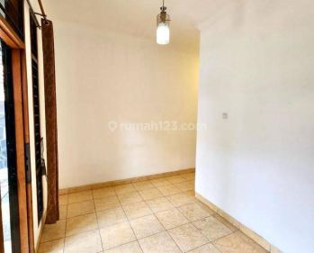 Rumah Dijual Modern Minimalis di Taman Kopo Indah 2