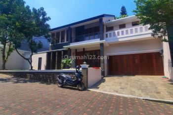 Rumah Cantik Private Pool Dalam Townhouse Cirendeu