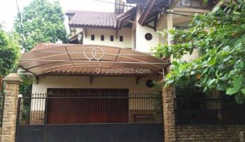 Rumah Hook 2 Lantai Dekat Pintu Tol Karang Tengah, Ciledug