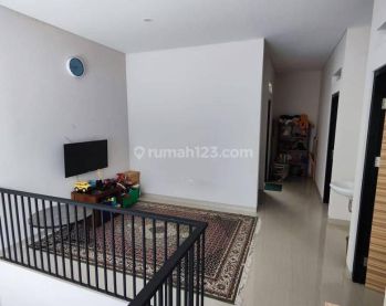 Rumah Dijual 2 Lantai Modern Minimalis di Ciwaruga
