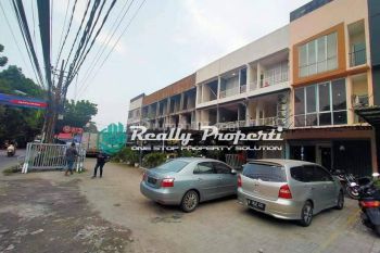 Disewakan Ruko 3 Lantai Lokasi Strategis Pinggir Jalan Utama Jatimakmur Pondok -