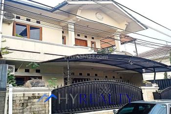 Rumah 2 Lantai Bagus di Jl Reog Turangga, Bandung