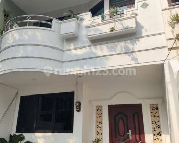 bangunan bagus daerah strategis tengah kota