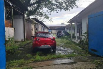 Tanah ada bangunan gudang strategis di jalan raya solo purwodadi