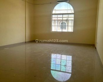 Ruko Di Green Lake City, Ukuran 4.5x15m, 4 Lt, Hrga 100jt Per Thn