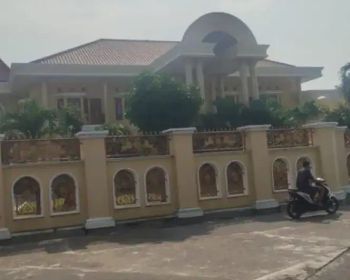 Dijual rumah mewah dan lokasi strategis di kelapa dua depok