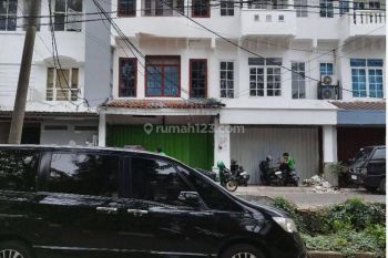 RUKO 3 Lt RAYA DARMO PERMAI TIMUR ex GRAB KITCHEN