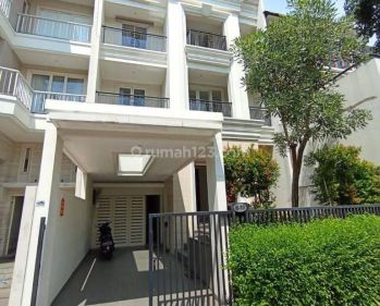 For Rent Townhouse Senayan Residence Jakarta Selatan