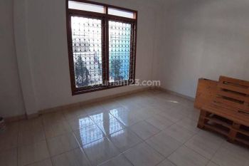 Rumah Siap Huni Kantor Jalan 2 Mobil di Tebet