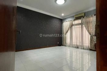 Disewakan Rumah Bukit Cinere Indah. Mewah. Kt 5 + 2. Sewa per 2th