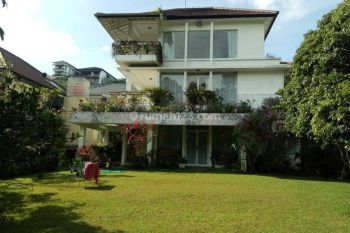 Dijual Cepat Rumah 3 Lantai di Resort dago pakar