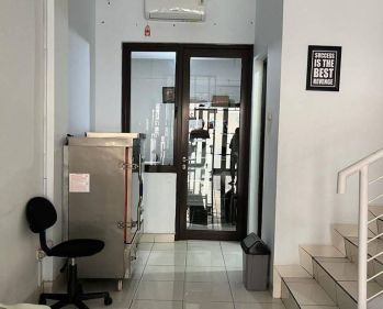 Ruko 2 Lantai, Area Bisnis Terdepan, Legenda Wisata