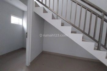 Rumah baru design modern dlm town house di area sektor 2 bintaro