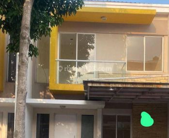 di sewakan Rumah di jln green lake city 2 Lantai