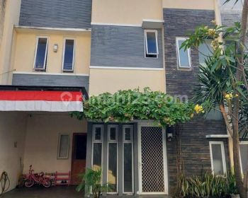 Rumah di Palm Maisonette Bintaro deket pasmod, mcd sektor 9