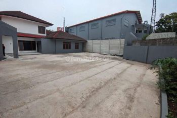 Kopo Katapang Bandung, Rumah Strategis 2 Lantai Halaman Cor Beton