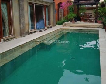 DANAU POSO VILLA WALKING TO THE SANUR BEACH