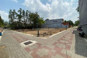 Tanah Pandanaran dekat kampus Uii Jakal