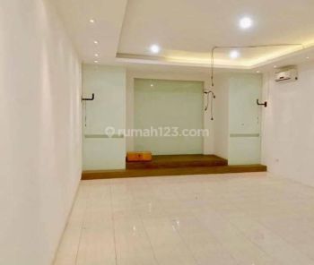 Ruko 2 Lantai Semi Furnish di Puri Niaga Araya Malang