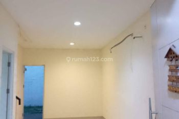 J 08 08 23 Rumah 4 Kamar Tidur Kondisi Rapi Siap Huni