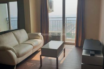 Disewakan Apartemen Cosmo Residence 3 Bedroom Lantai Tengah Furnished