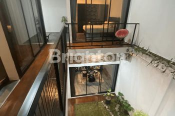 RUMAH CITRAGRAND ESTETIK INDUSTRIAL BARU 2 LANTAI CUSTOM DESAIN BEST VIEW KOTA