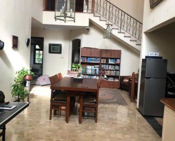 Rumah Mewah Klasik Disewakan di Area Pejaten Jakarta Selatan